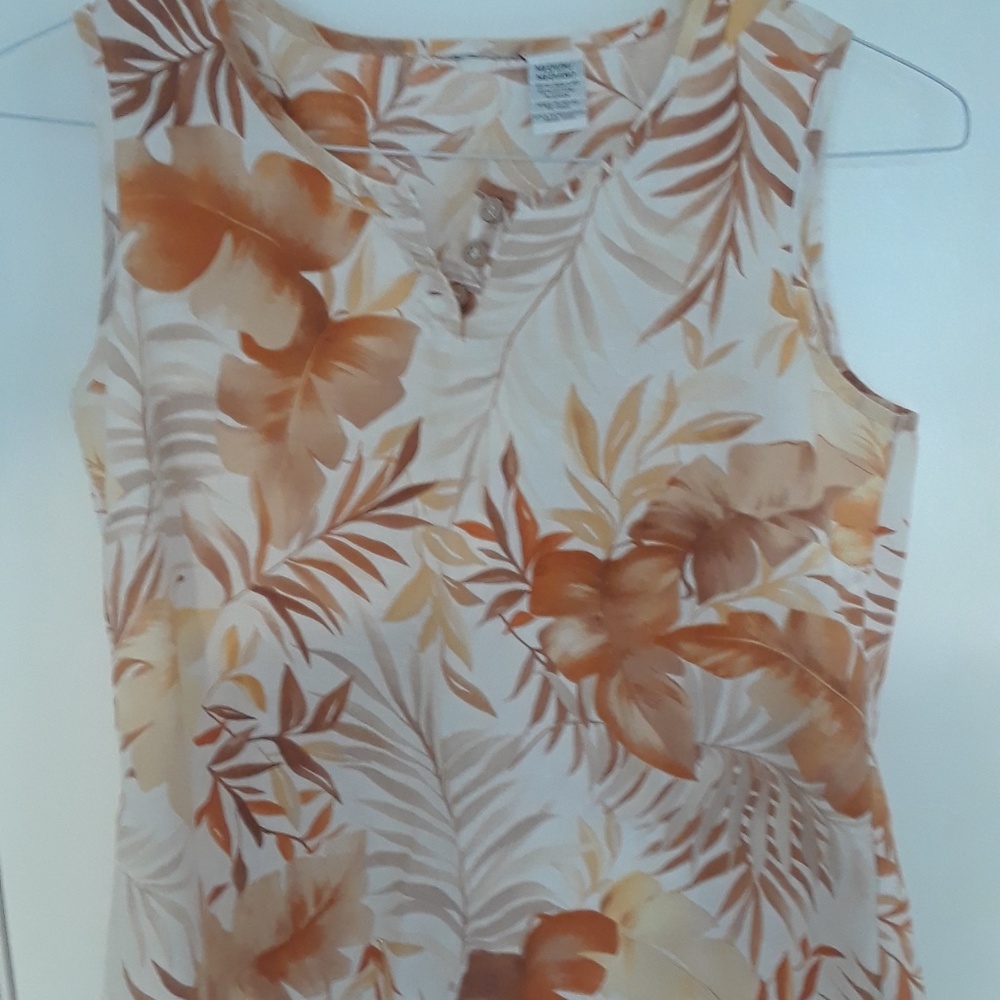 Jungle themed Sleeveless Top Size Medium